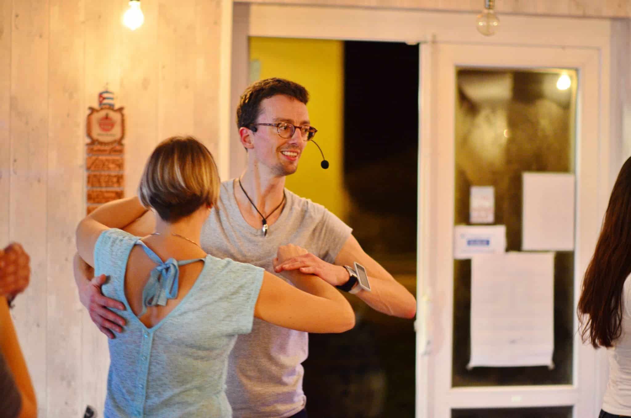 Des cours de danse à Montlouis-sur-Loire pour apprendre la Bachata 1